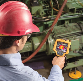 Illustration for article titled Handheld Fluke Thermal Imager Puts Predator Vision in Your Pocket